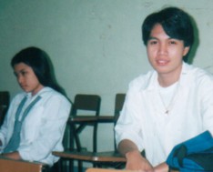 kaazar nman.. d me nkatingin!! hehe d tlga kO 2mngin shy eh..