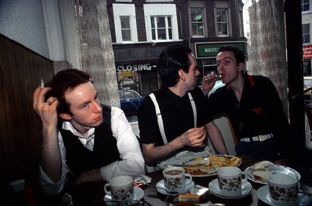 boyseatingbreakfast.jpg