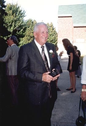dad-tracy-weddng.jpg (84492 bytes)