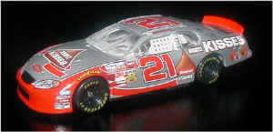 nascar-harvickkisses.jpg (25410 bytes)