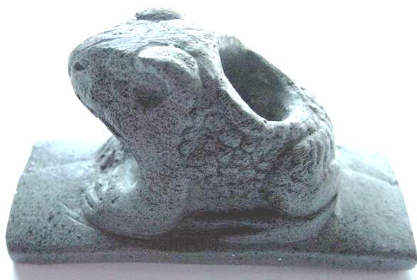 Hopewell Large Toad Pipe $10.95