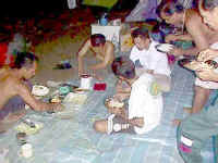 48-gombak-climb-Dinner.jpg (13797 bytes)