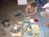49-gombak-climb-Dinner.jpg (25408 bytes)