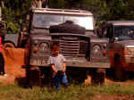 kid vs land rover.jpg (24451 bytes)