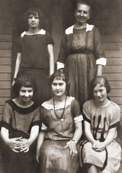 PotochneyFreeland2.jpg (118867 bytes)
