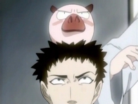 Okita Souji places Saizo the pig on Tatsu's head to cheer him up...?!