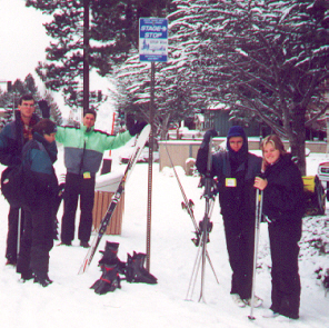 ski_tahoe_friends.jpg (131363 bytes)