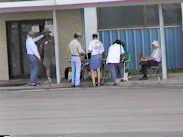 caravanx.jpg (38513 bytes)