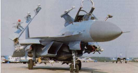 su-27 alas plegadas.jpg (13796 bytes)