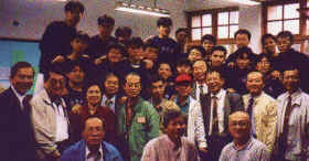 OldNewInClassroom4r.jpg (56063 bytes)