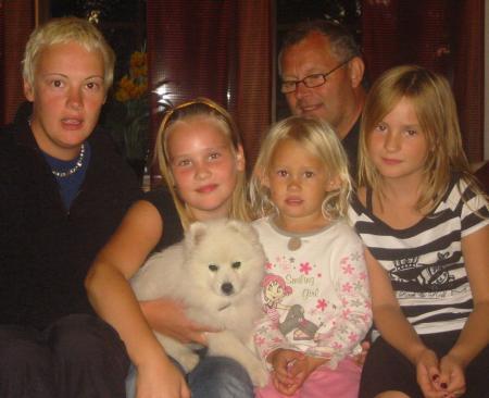 Goliat trivs med uppm�rksamheten hemma hos familjen Wennerlund i Tullinge