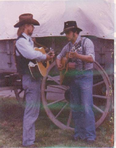 Lonnie Martin & Bob Brandt, pickin at the
chuckwagon