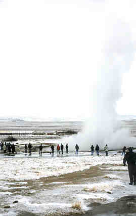 strokkur.jpg (9727 bytes)