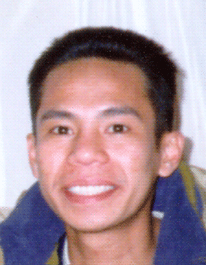 yan ang kuya anthony ko..black ship sa bahay..hehehe!