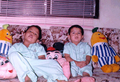 Seryoso yung dalawang mag-kapatid oh! (Ryan & Raf Raf)