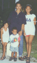 Carla and family nya....from Rota. san ba talaga yun?