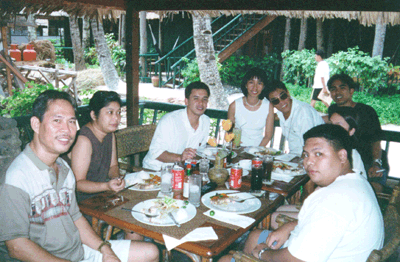 Langya! ako na naman ang taga kuha ng pic! (Fridays Boracay Beach Resort!)