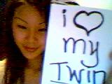 alyssa loves her twin... and her twin loves alyssa !