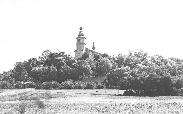 Rok 1930. Widok ko�cio�a od zachodu.