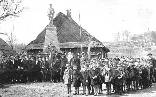 Rok 1935. Pomnik Nieznanego �o�nierza