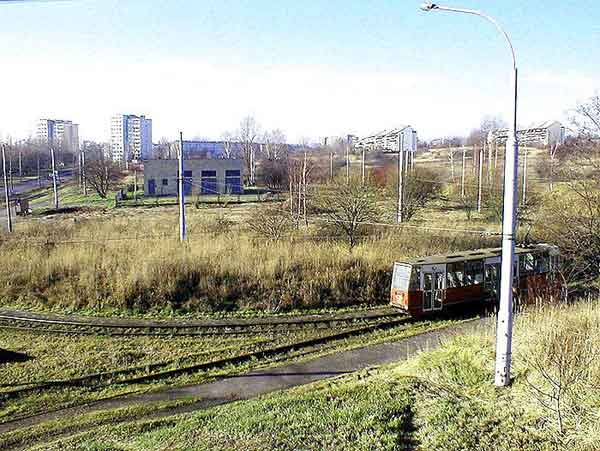 Petla linii tramwajowej 32 i podstacja, gdzie ma poczatek jedna ze sciezek na szczyt