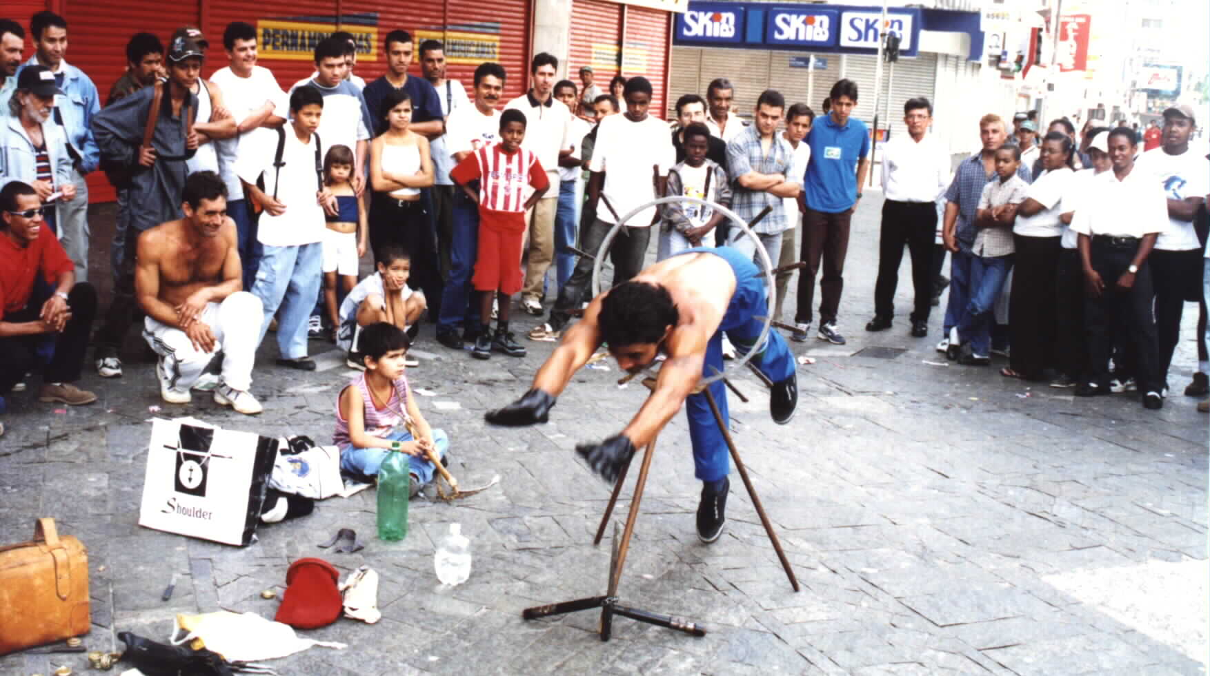 (Picture courtesy of Noe Dorestant:Brazilian Indigenous people putting a show for Haiti.)Picture photographed and provided by Noe
Dorestant. Give credit where credit is due! 