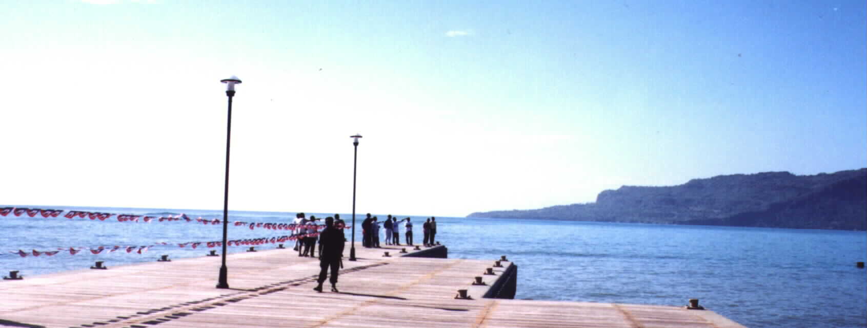 (Photographed by Noe Dorestant 7/20/2000: Historical bay of Jacmel, Haiti, where both the Venezuelan and Columbian flags were made. )Picture
photographed on Saturday, February 3rd 2001 and provided by Noe Dorestant, if you copy for reuse, give credit
where credit is due. 