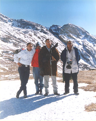 Nirav Friends in Rohtang -- Manali