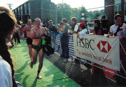 Wetsuit off, running to T1