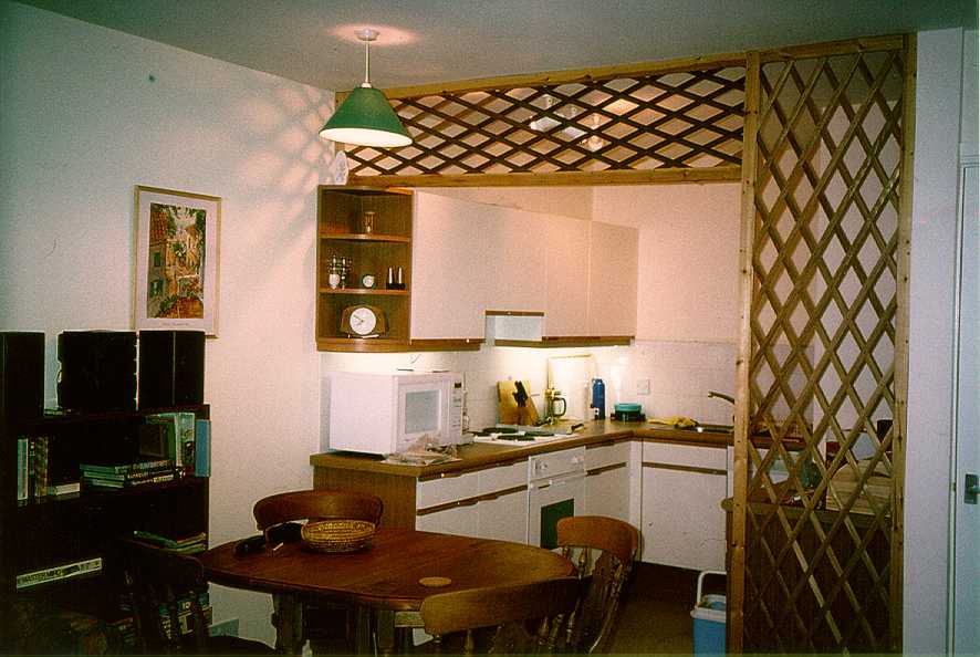Kitchen / Dining Area