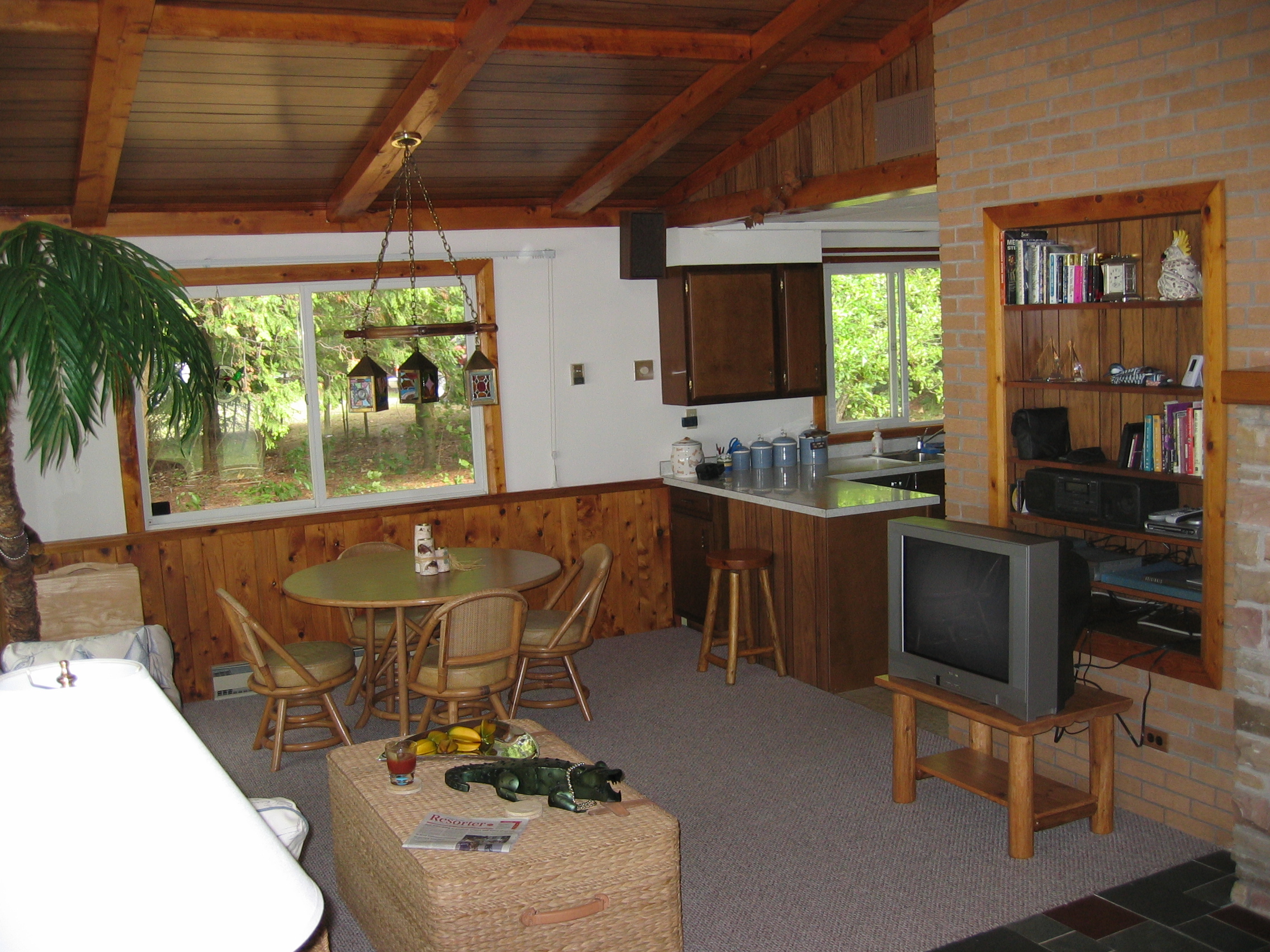 Dining Area/Kitchen