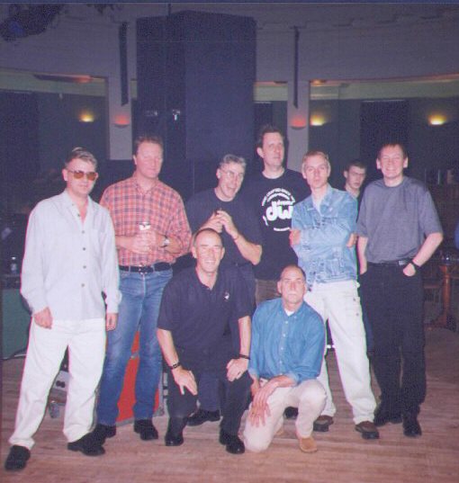 Feelgoods & Dumfries Fans.jpg (52861 bytes)