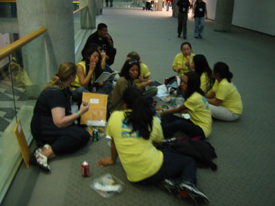 Eating a quick dinner in between General Sessions_