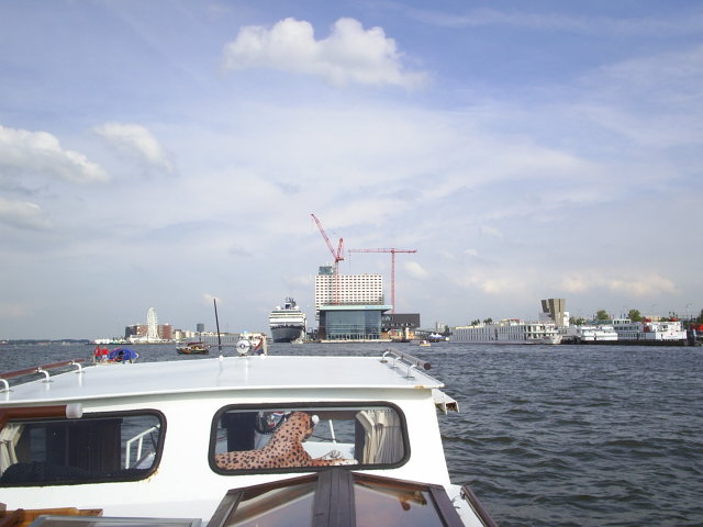 Vroeger was dit het KNSM eiland waar ik vertrok toen ik op de grote vaart zat.