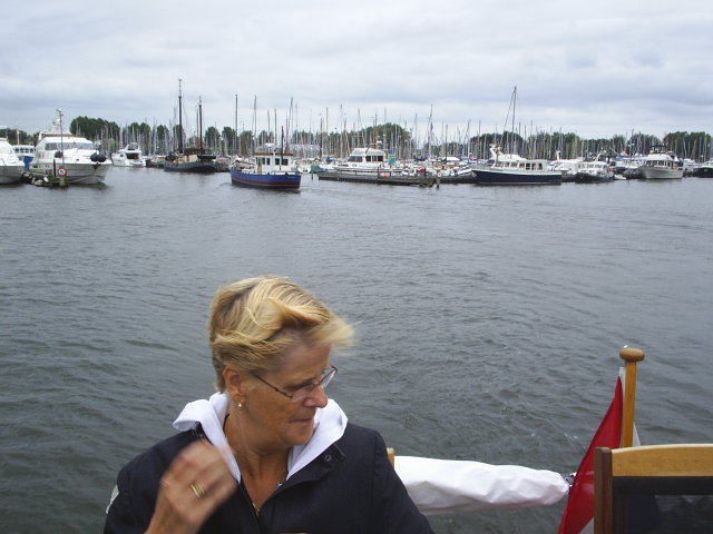 Oma ging mee de boot omvaren naar Wolvega.