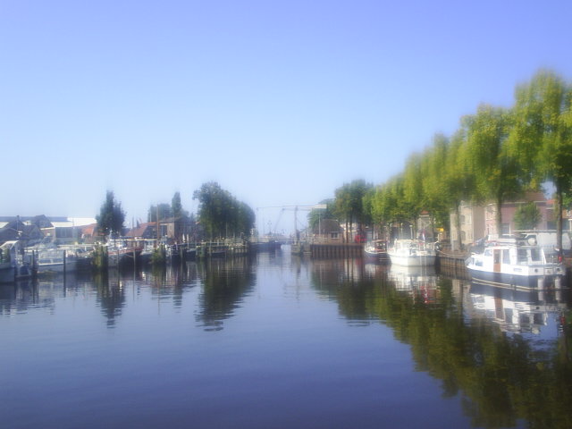 Na 10 uur varen en een onweersbui kwamen wij in Leiden