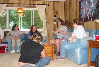 BACK (l-r): JoAnna, Ann, Chris, Jess. FRONT: Kim.