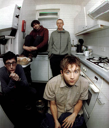 groupkitchen.jpg (77449 bytes)