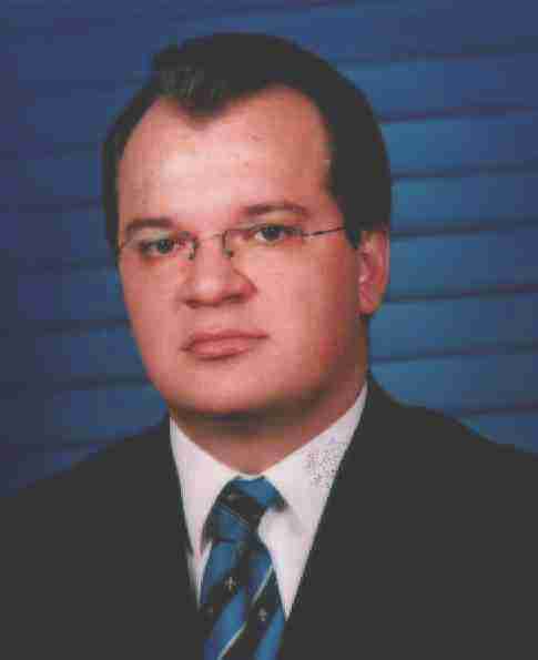 Dr.�brahim Y�ld�r�m.
09.08.1974 Tarihinde Ankara'da do�du.
�lk Orta ve Lise ��renimini Tevfik �leri Lisesinde tamamlad�.
�niversiteyi University of the Punjab Pakistan'da 2000 y�l�nda bitirdi.
Bir m�ddet Services Hospitol Lahore'da �ocuk Cerrahisi B�l�m�nde �al��t�.
2002 y�l�nda T�rkiye'de g�reve Nev�ehir A�S ve AP Merkezinde ba�lad�.
3 Nolu Sa�l�k Oca��nda ise 2003 y�l�n�n �ubat Ay�ndan itibaren g�rev yapmakta.
Bekar.
e-mail:yildirim@doktor.com
Tel:05355022301
  