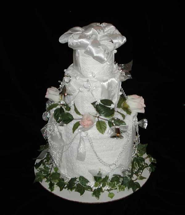 Towel cakes for newlyweds
