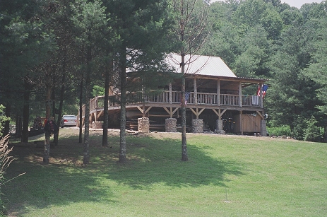A peaceful getaway setting nestled in the surrounding mountains.