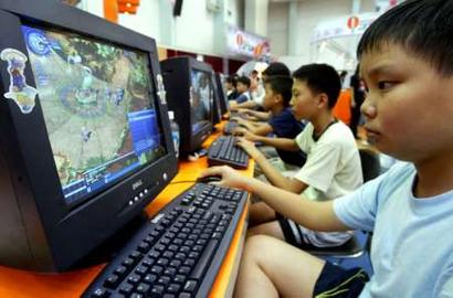 Chinese kids play online computer games