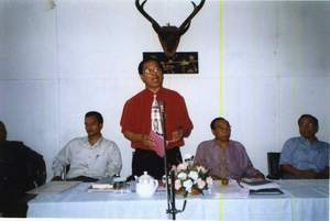 Opposition leader Lalhmingthanga talks to pressmen October 07, 2002