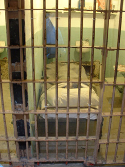 Frank Morriss' cell. Spot the original fake head and hole in the wall