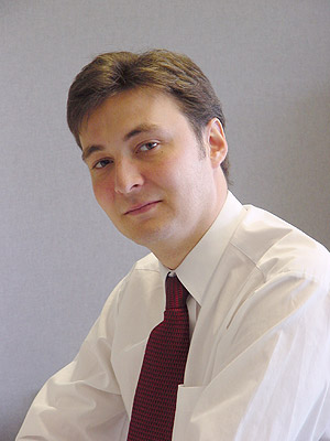 Dr. Simon Peele