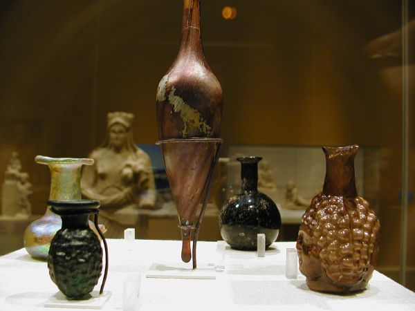 Metropolitan_Museum_of_Art-Roman_class.JPG