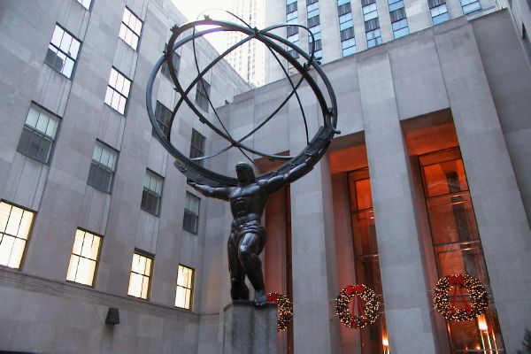 Fifth_Avenue-Rockfeller_center-statue.JPG