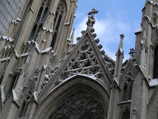 Fifth_Avenue-St_Patrick_church-1.JPG