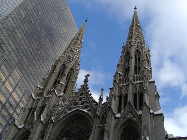 Fifth_avenue_St_Patrick_church-2.JPG