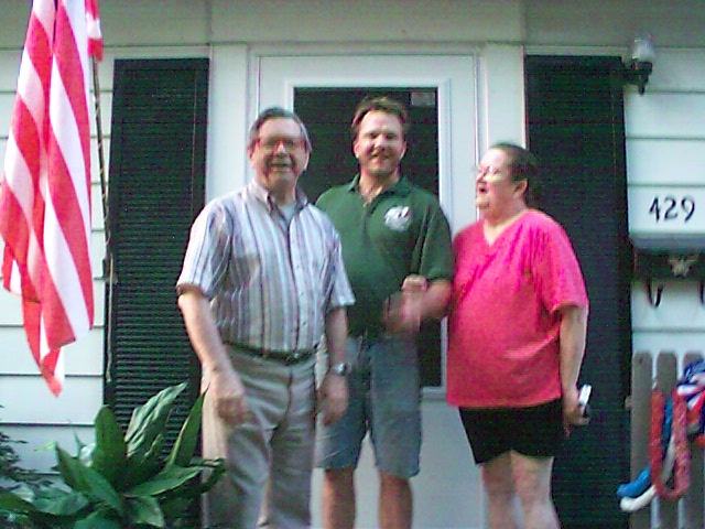 DAD MOM AND ME AT THERE HOUSE